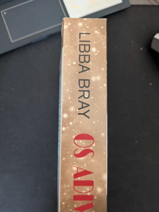 Os Adivinhos, Libba Bray