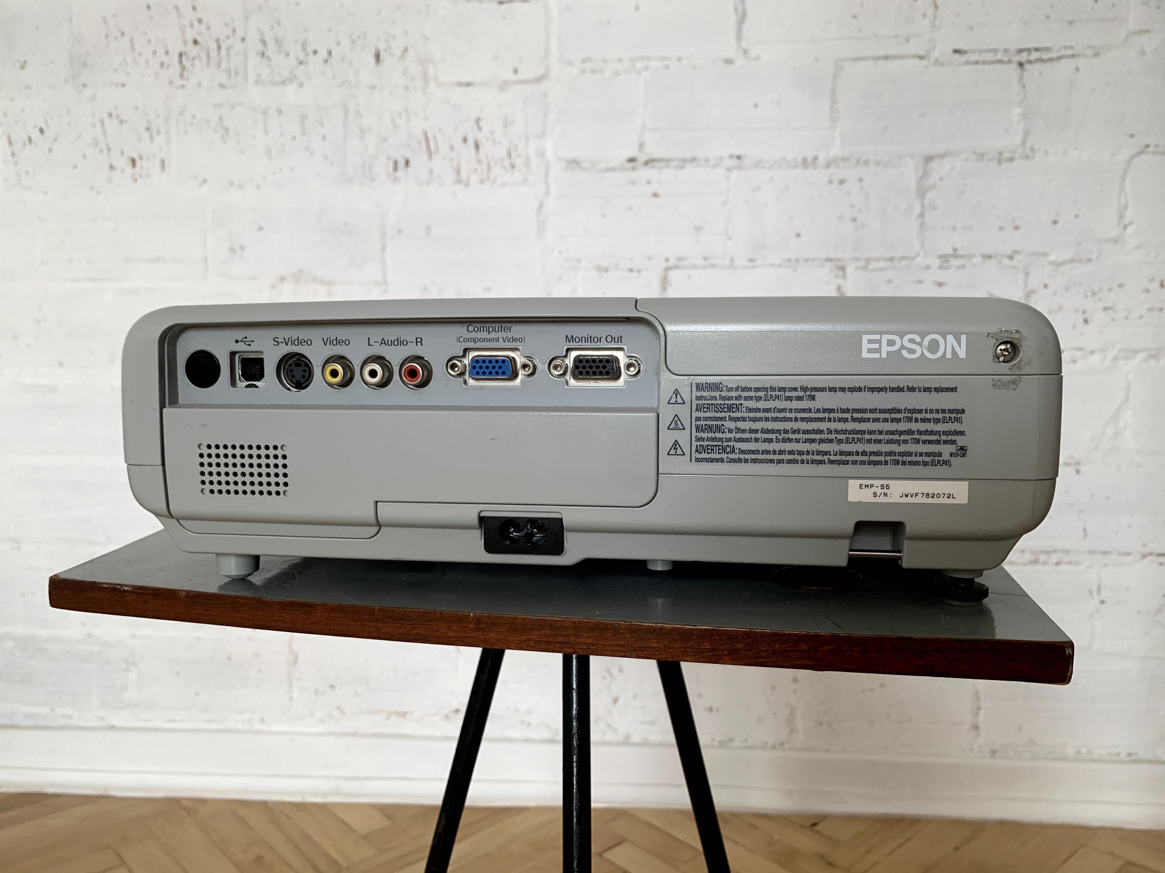 Projektor EPSON EMP-S5 + zapasowa żarówka, kabel VGA i zasilający