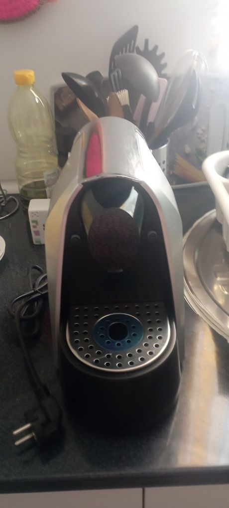 Vendo maquina de cafe nova e na garantia