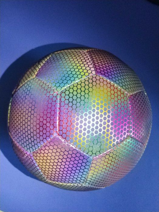 Футбольный м'яч який свiтиться в темрявi ,5 розмiр для асфальту