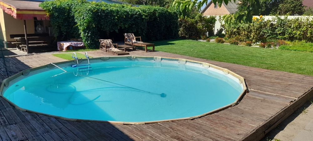 Дом с бассейном.