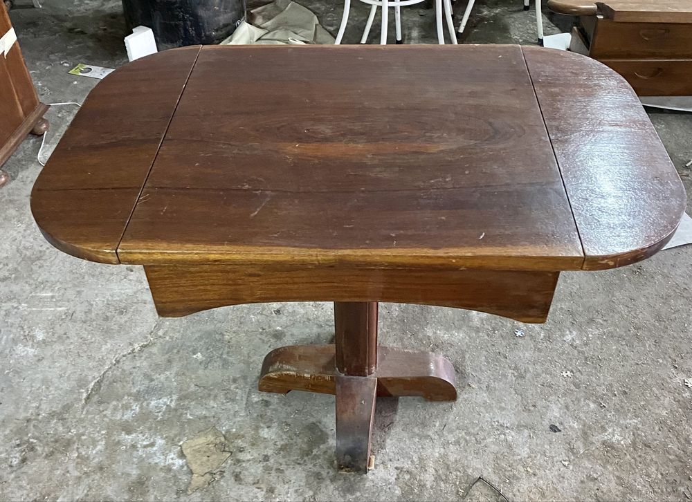 Mesa de madeira maciça
