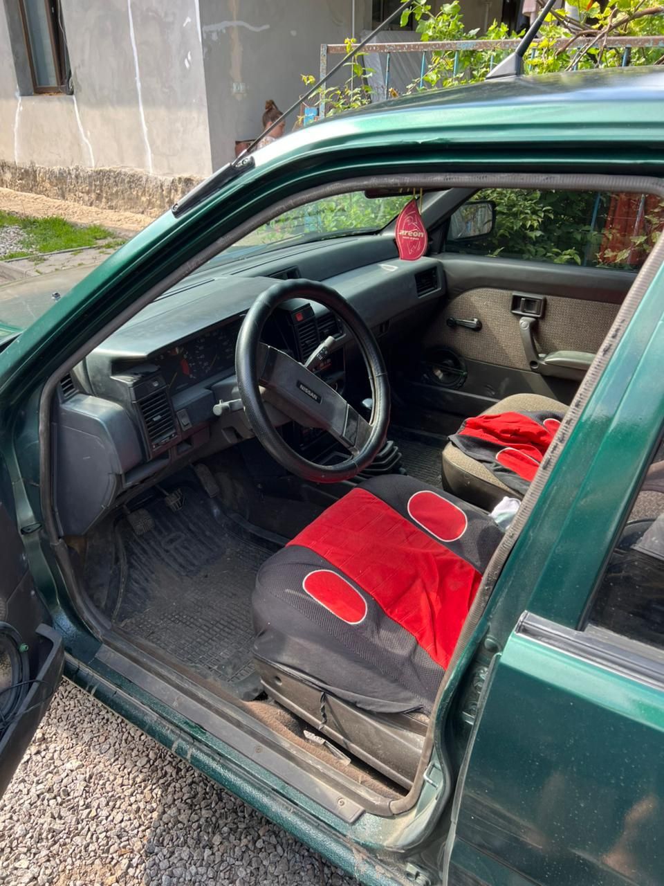 Nissan Sunny 1.6 бензин