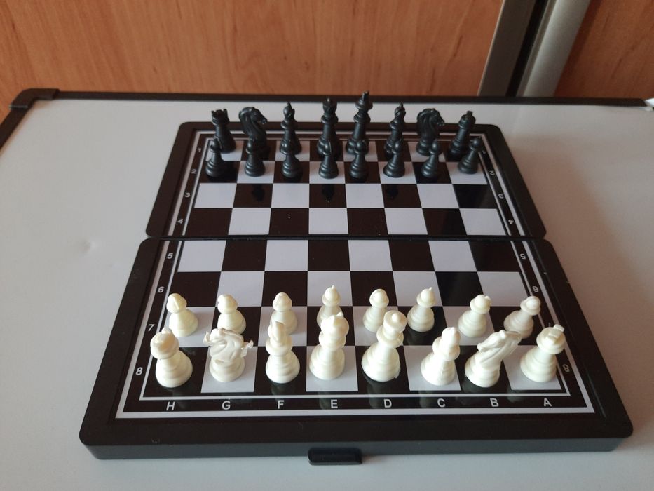 Szachy magnetyczne oraz warcaby  19cmx19