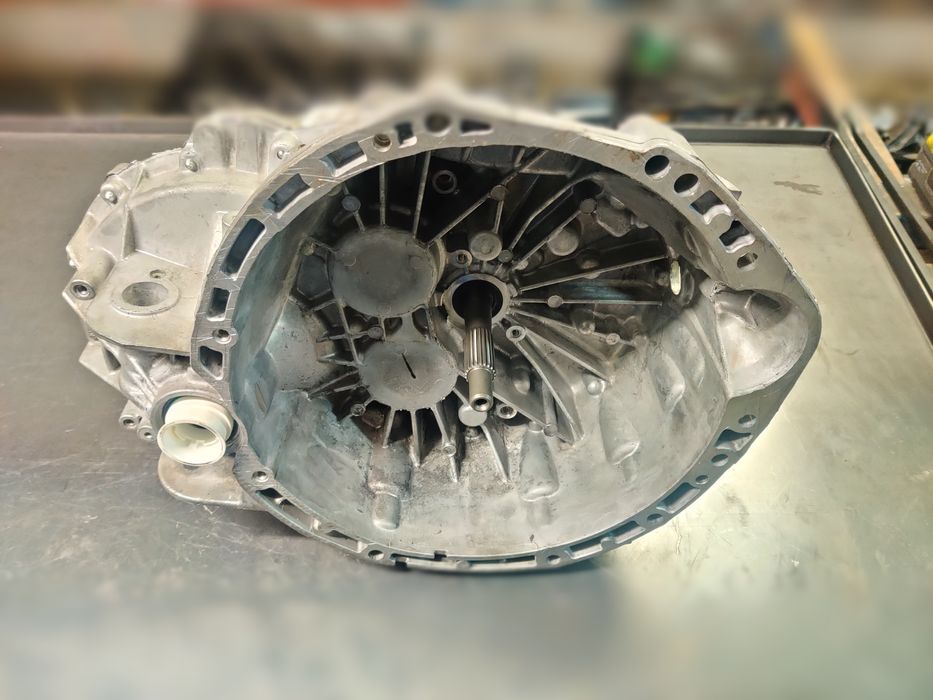 Zregenerowana skrzynia biegów PF6082 PF6 082 Renault Trafic Vivaro 

O