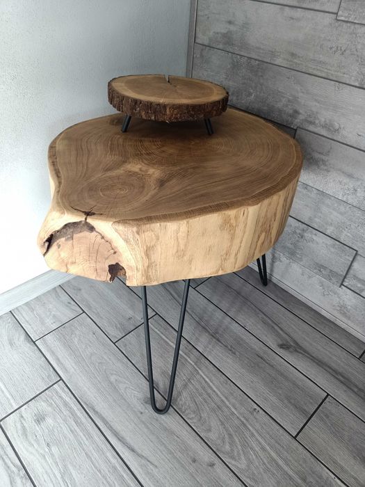 Stolik kawowy z plastra drewna dębu