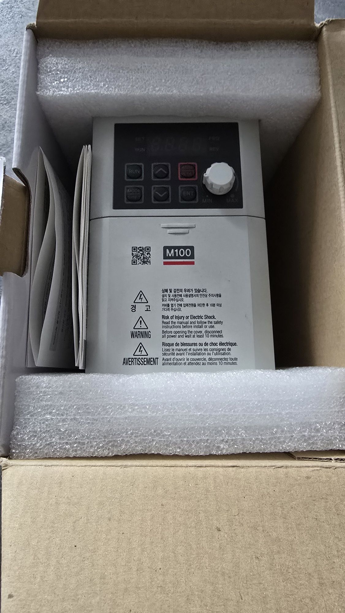 Falownik LG M100 0.75 kW, 230V, jednofazowy, NOWY