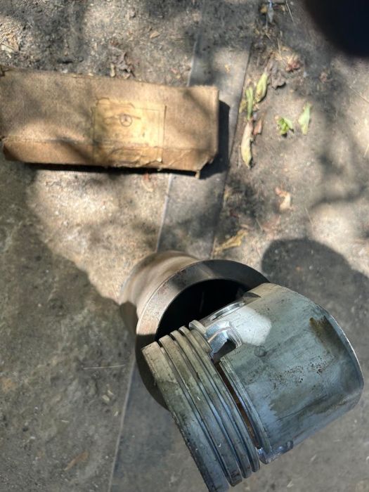 Поршнева зіл 130