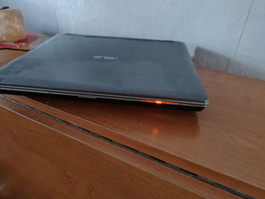 Ноутбук Асус, Asus M9A, під архівні фото