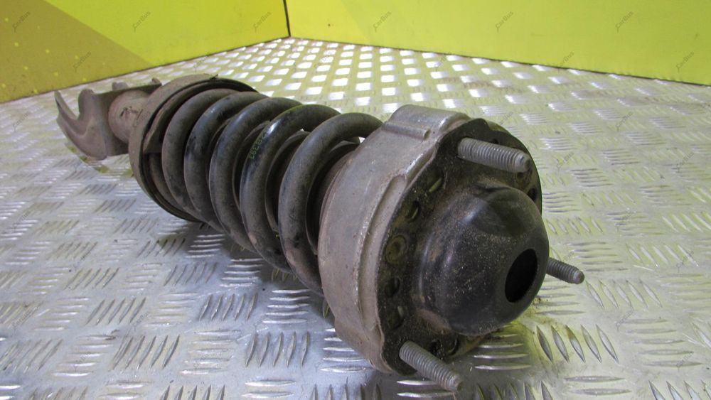 Пневмостойка VW Touareg NF FL стійка пневма стойка туарег передня ліва