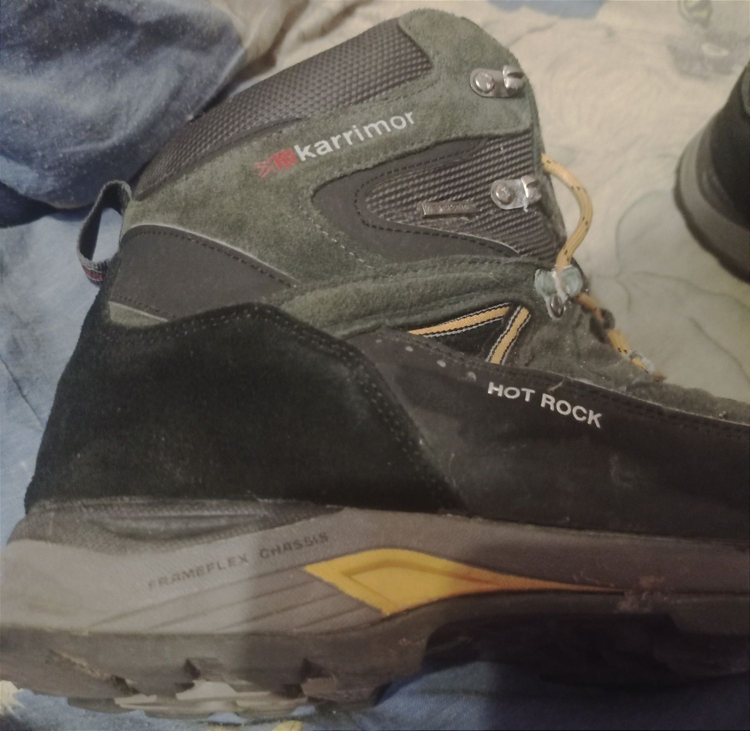 Продам зимние ботинки karrimor.