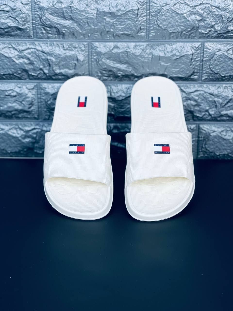 Мужские пляжные шлепанцы Tommy Hilfiger белые уличные тапочки