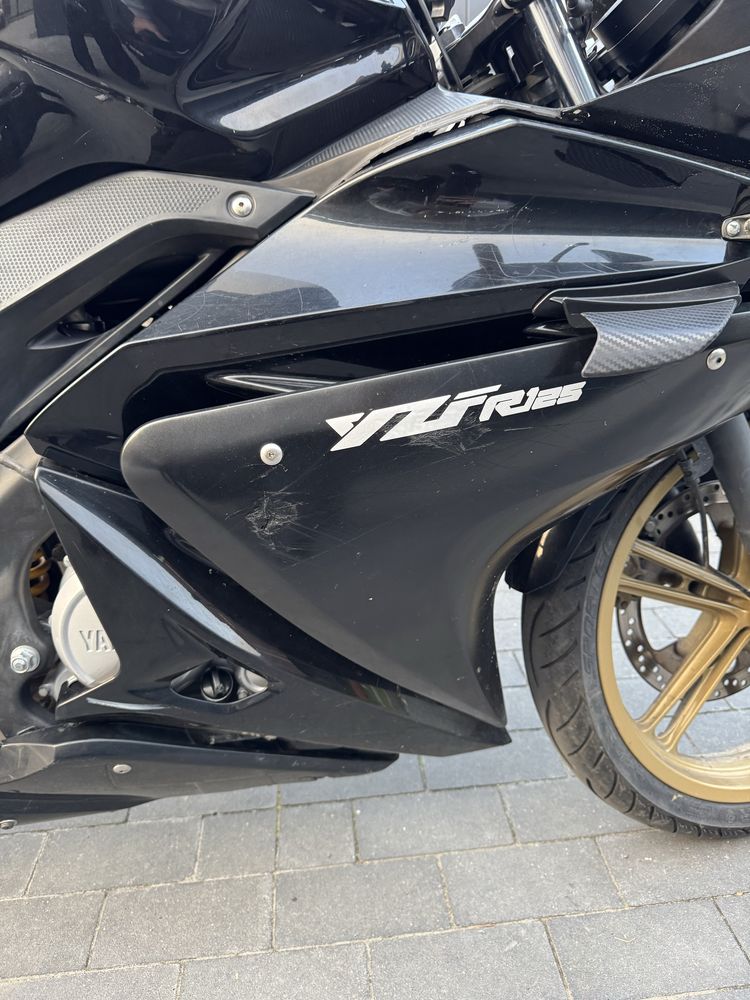 motocykl Yamaha YZF R-125 r.2011