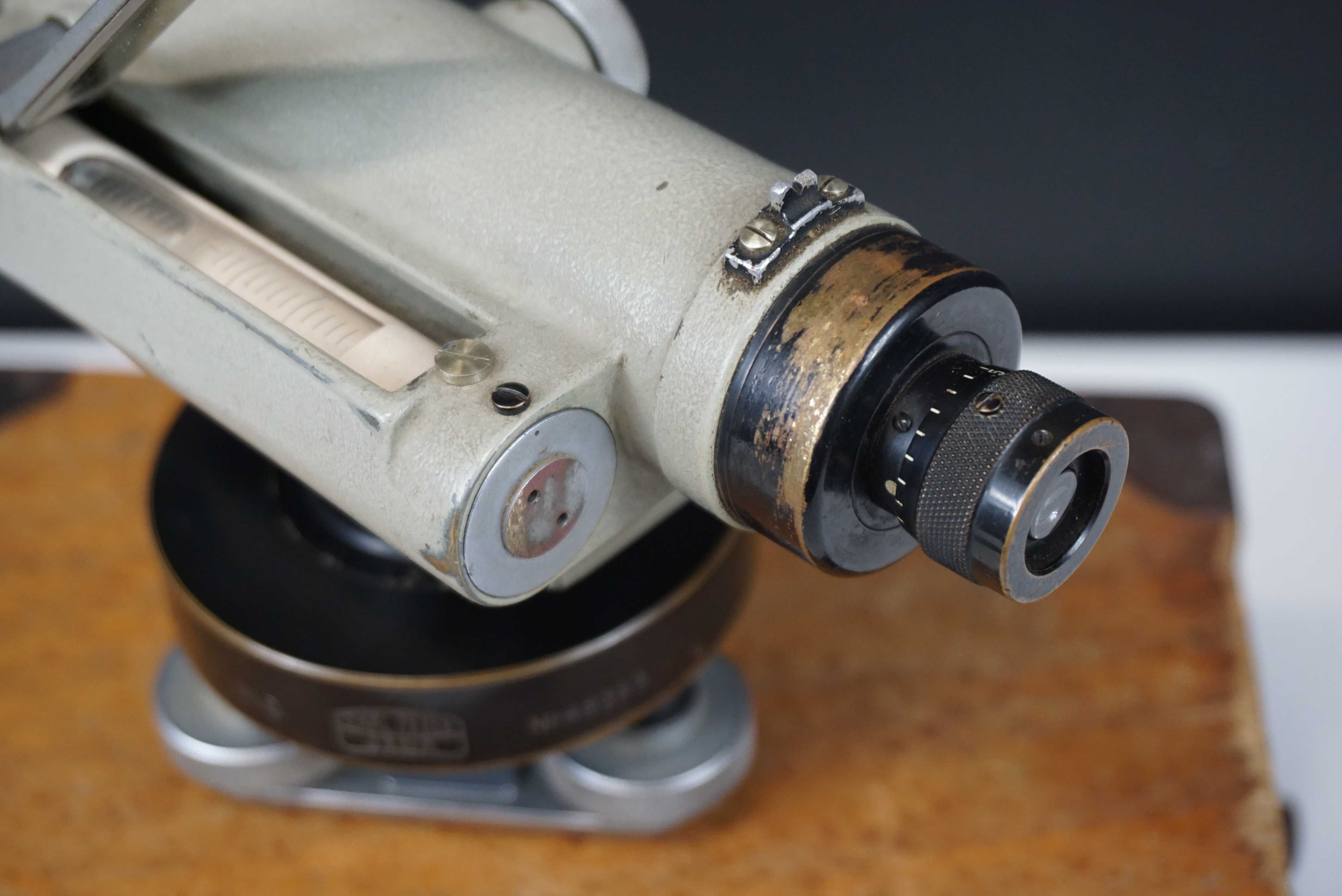 Zabytkowy niwelator Carl Zeiss Jena Ni. D. skrzynka zestaw stary