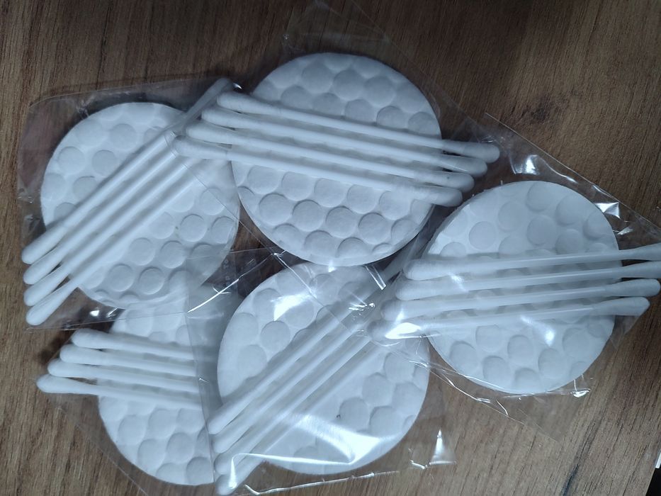 Ушні та спонжи набір 2 грн