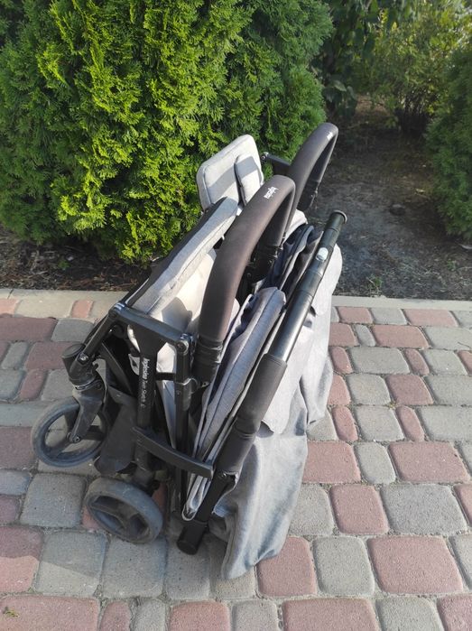 Прогулянкова коляска для двійні Inglesina