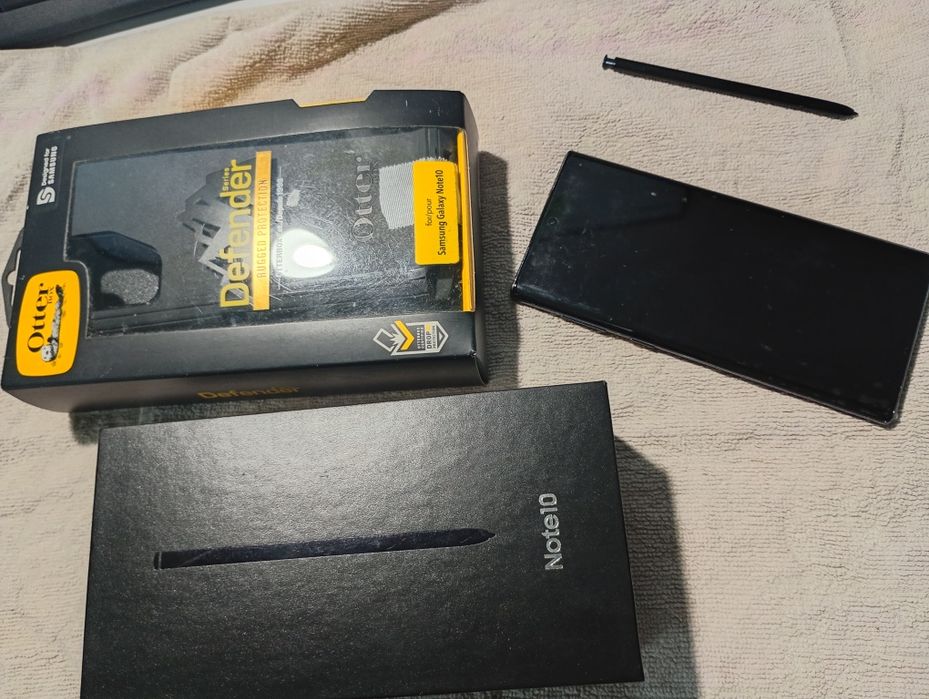 Samsung Galaxy Note 10 8/256GB  w pięknym stanie + rysik + Otter