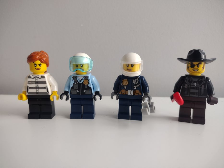 LEGO City 60243 - Police Helicopter Chase