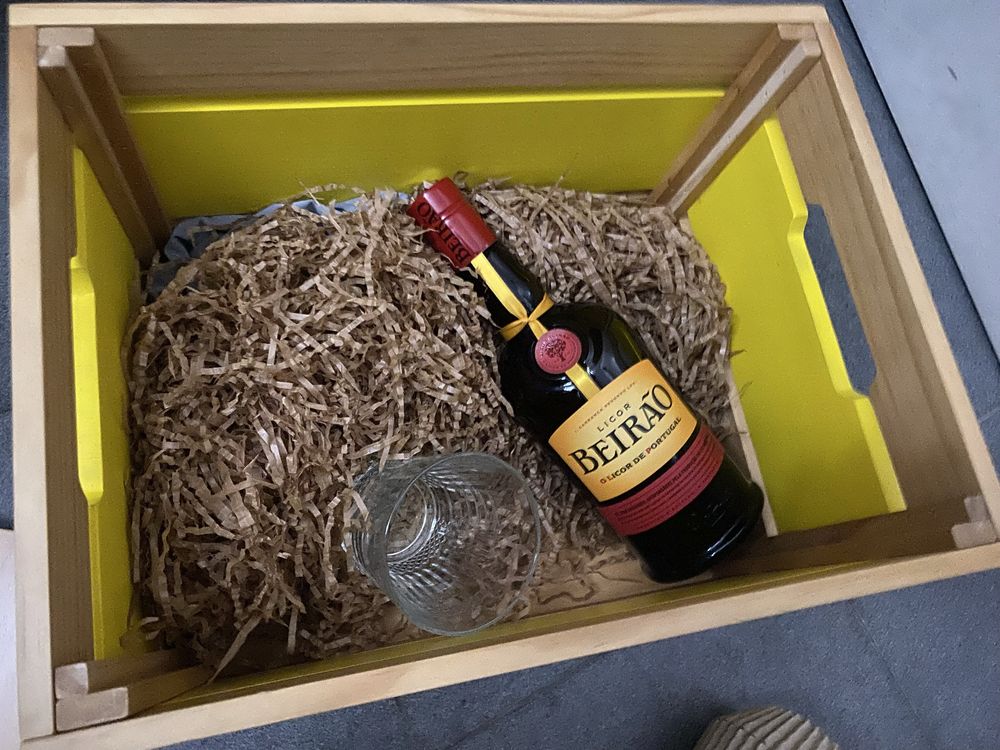 Caixa madeira Licor Beirao