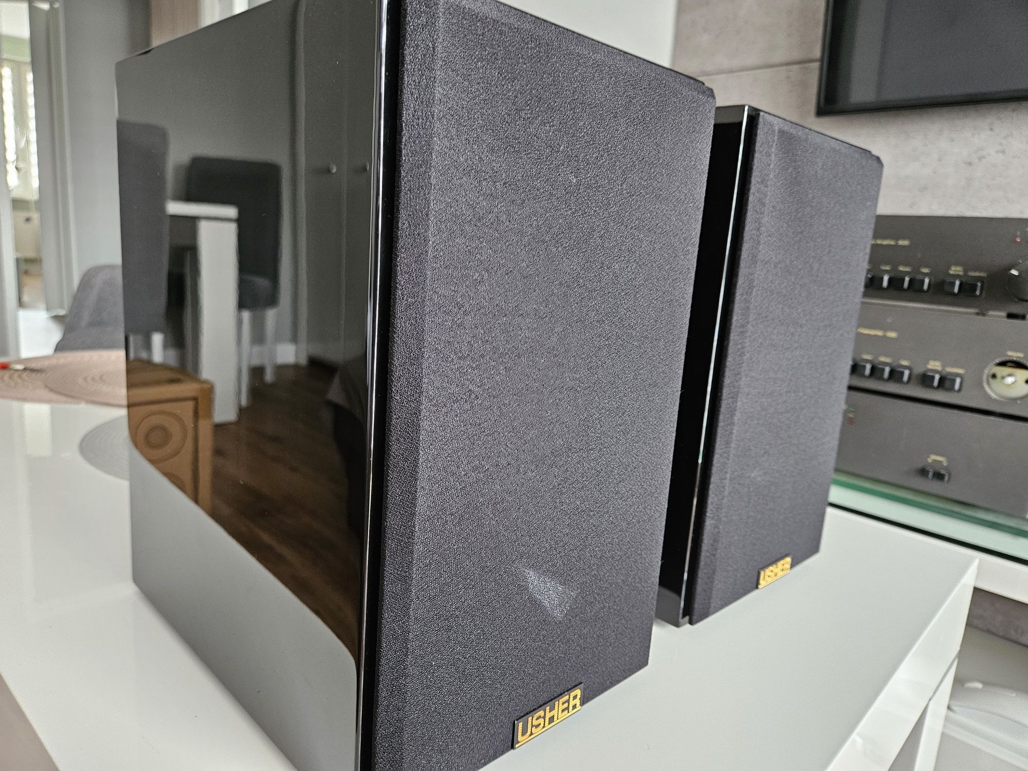 Usher S-520 jak nowe monitory gwarancja faktura