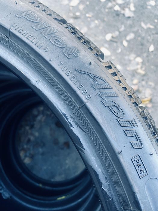235 35 20 Michelin Pa4 85%