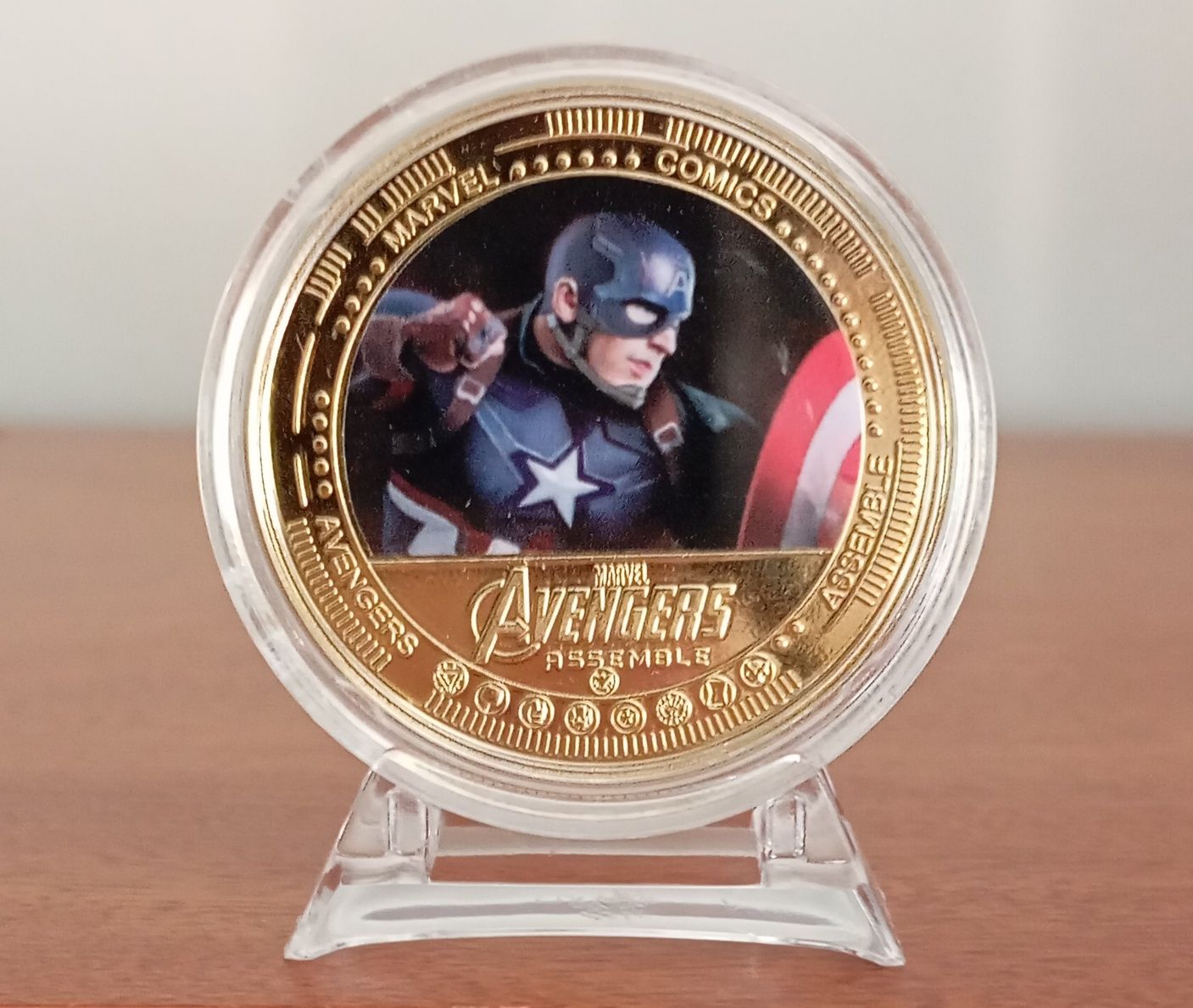 Conjunto 5 Moedas Comemorativas Marvel - Avengers Assemble com Suporte