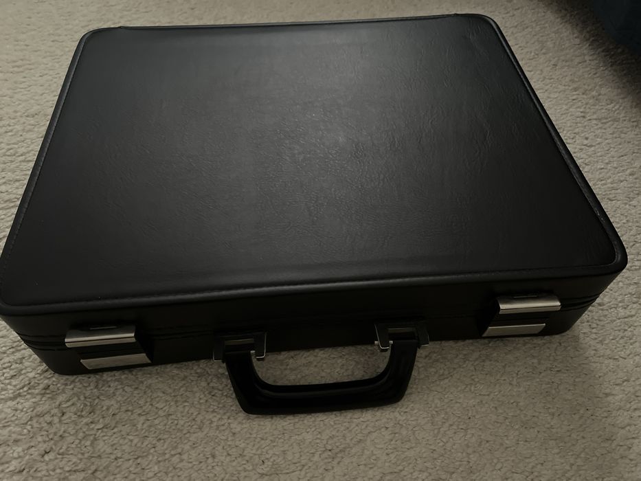 Вітажний новий дипломат-портфель