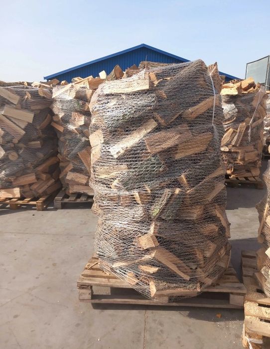 Дрова на опалення з сушки твердих порід дуб граб ясень рубані