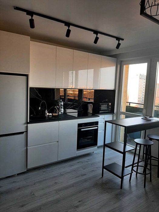 Przytulne czyste mieszkanko pokój z aneksem i sypialnia po remoncie