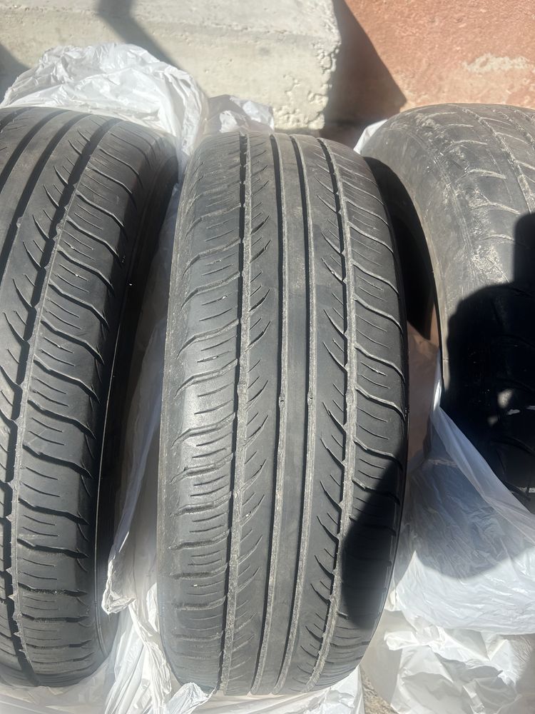Продам диски з шинами , r15 орегінал