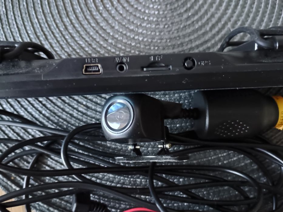 Kamera samochodowa wideorejestrator lusterko przód , tył+ karta 32 Gb