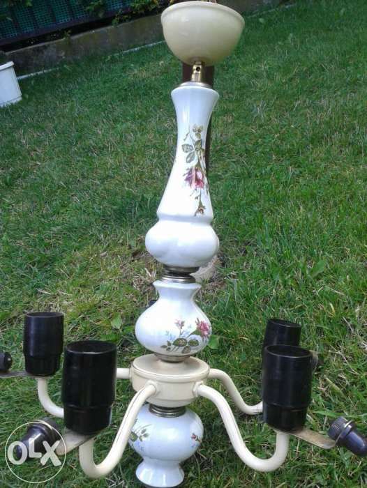 żyrandol zabytkowy porcelanowy w eleganckim stanie