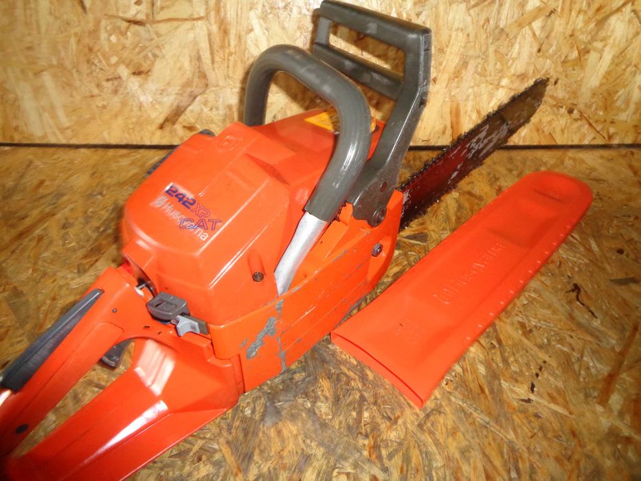 Piła pilarka spalinowa motorowa Husqvarna 242 XPG !!!