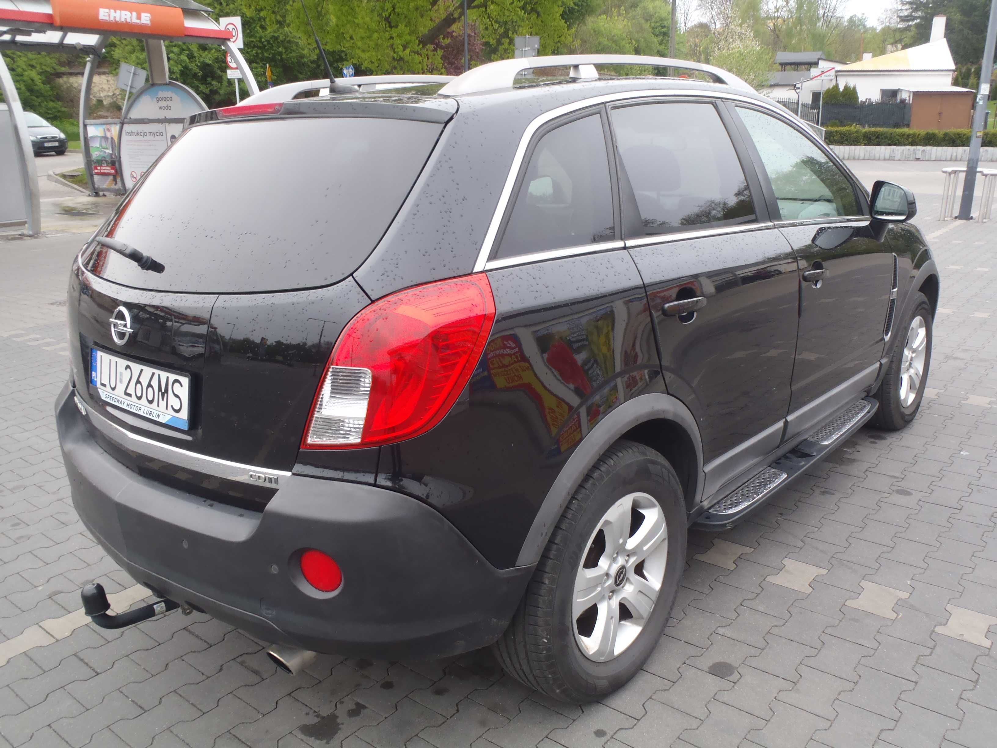 Sprzedam Opel Antara 2013, czarny, 195000 km, bogate wyposażenie