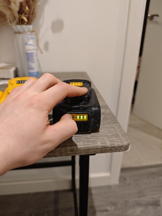 Акумулятор DeWalt 4ah 5ah