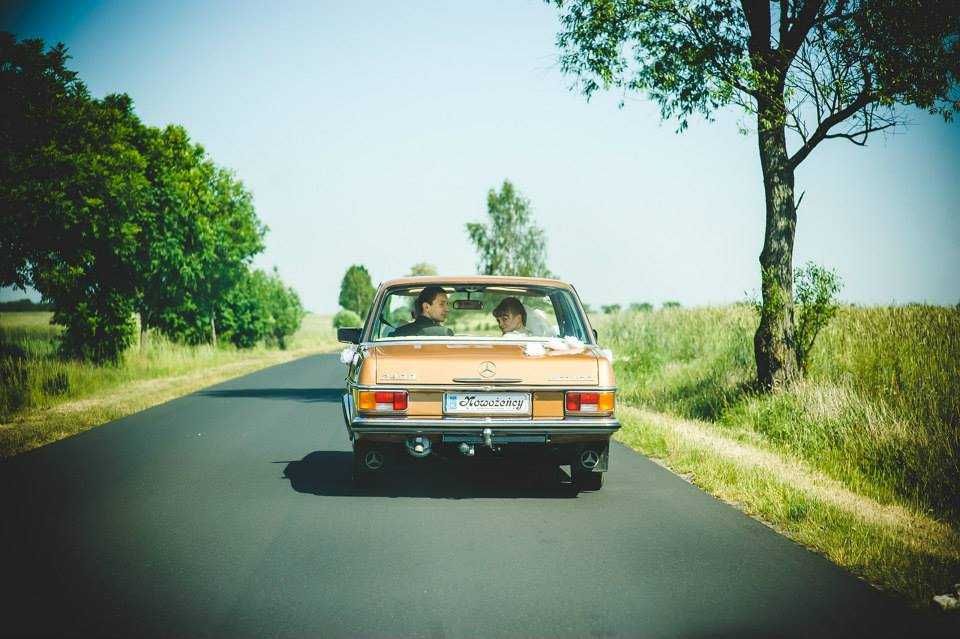 Złoty Mercedes W115 do ślubu :)