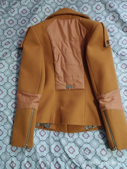 Жакет осінній в гарному стані
