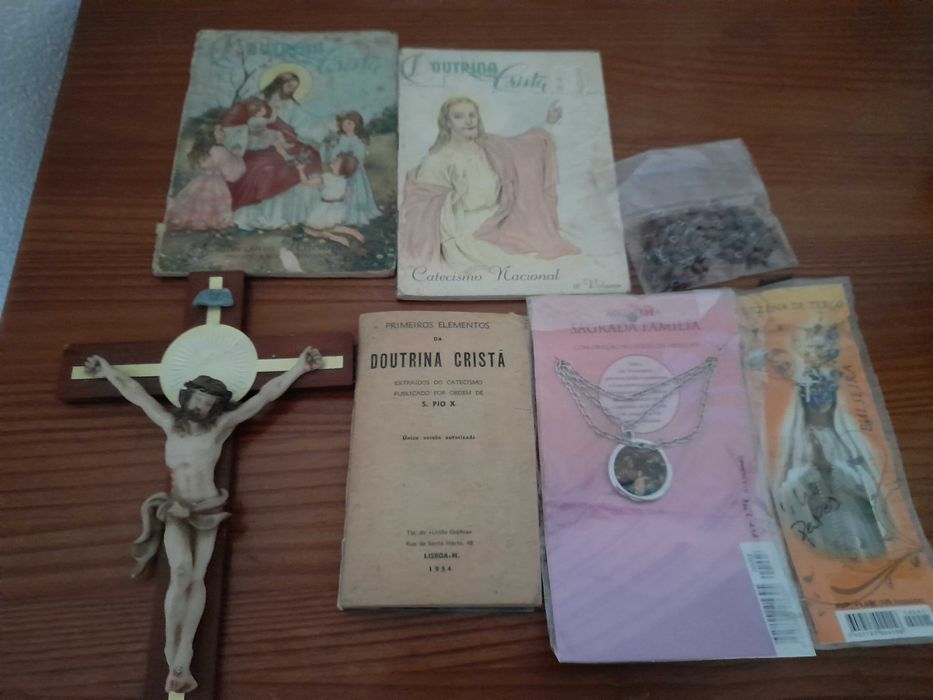Livro Bíblia Sagrada +  terços