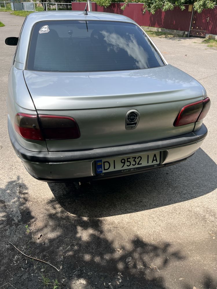 Opel Omega b.