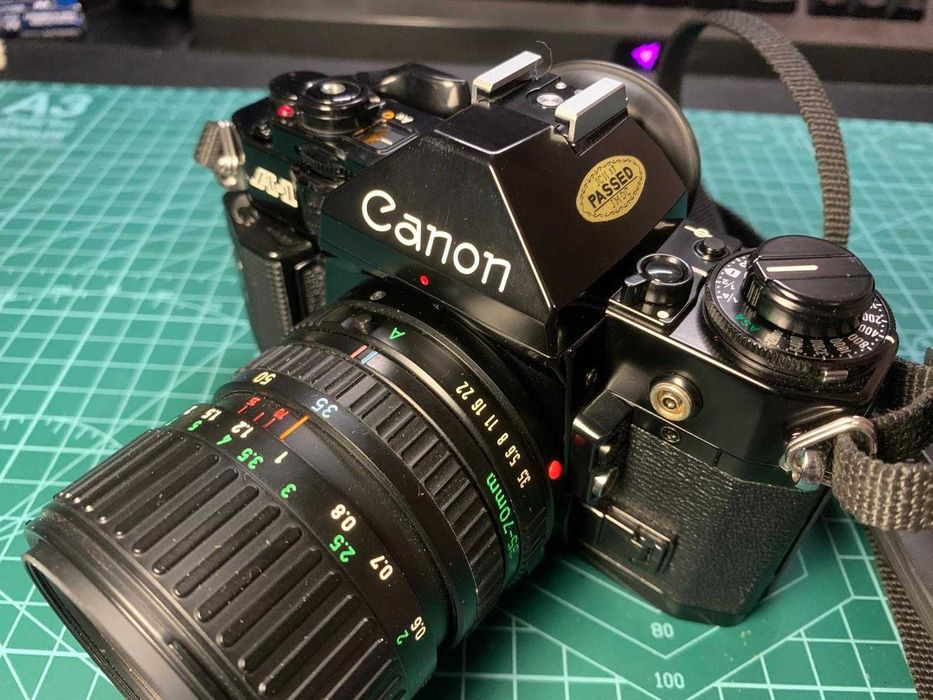 Canon A-1 com lente 35-70mm de 1982