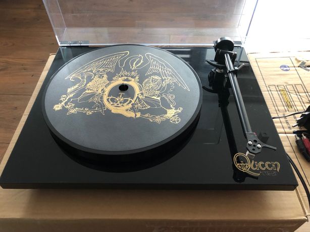 Gramofon: edycja kolekcjonerska REGA Queen