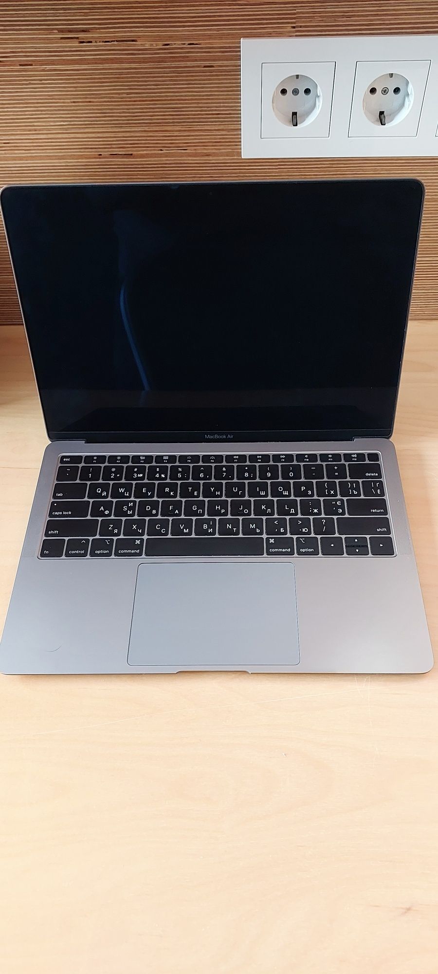 MacBook (Retina, 13.3-inch, 2018) i5/8/250 Sonoma (444  1.6 )