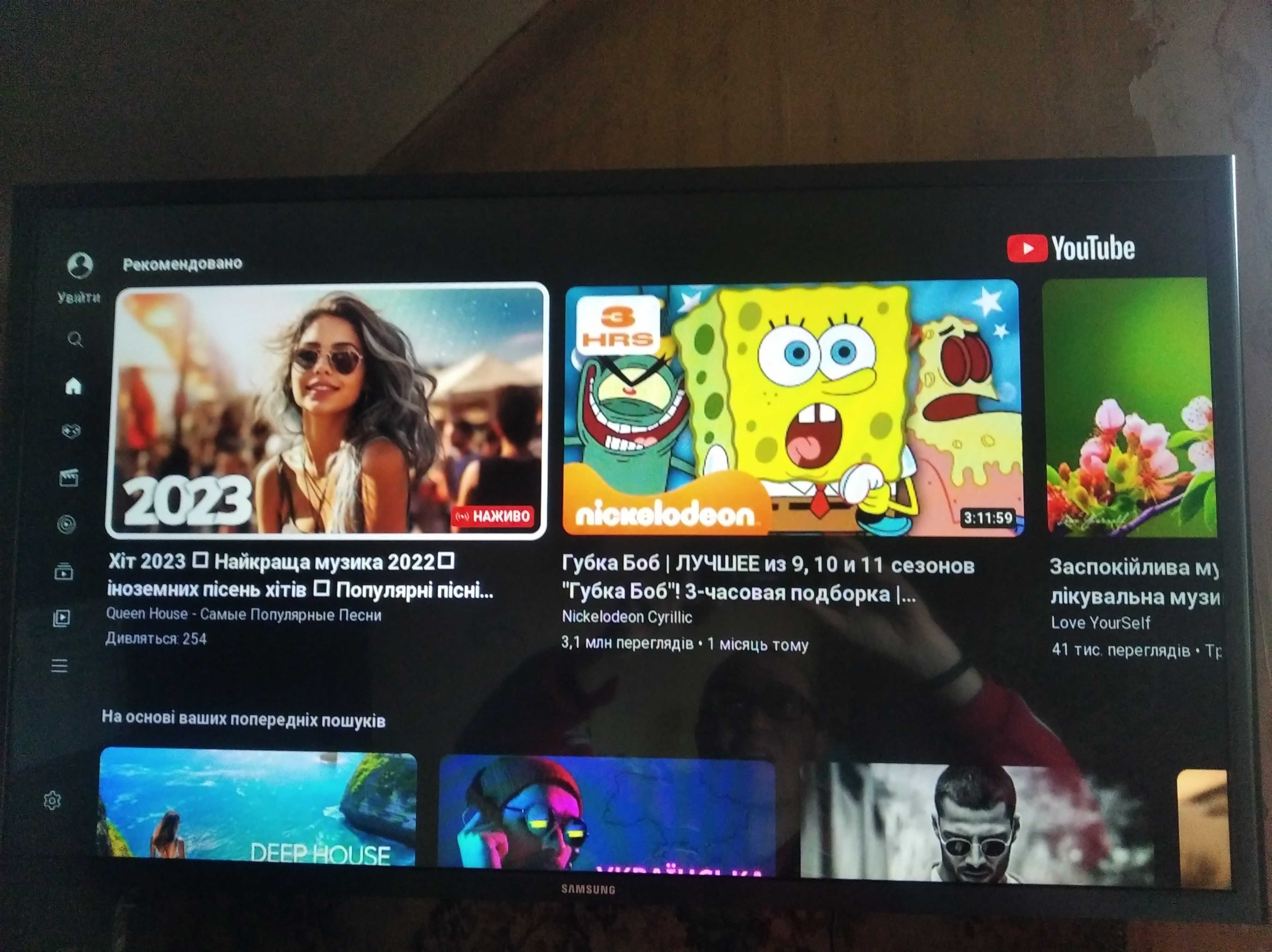 led телевизор Samsung UE32J5200АК. Smart, youtube. 2018 год