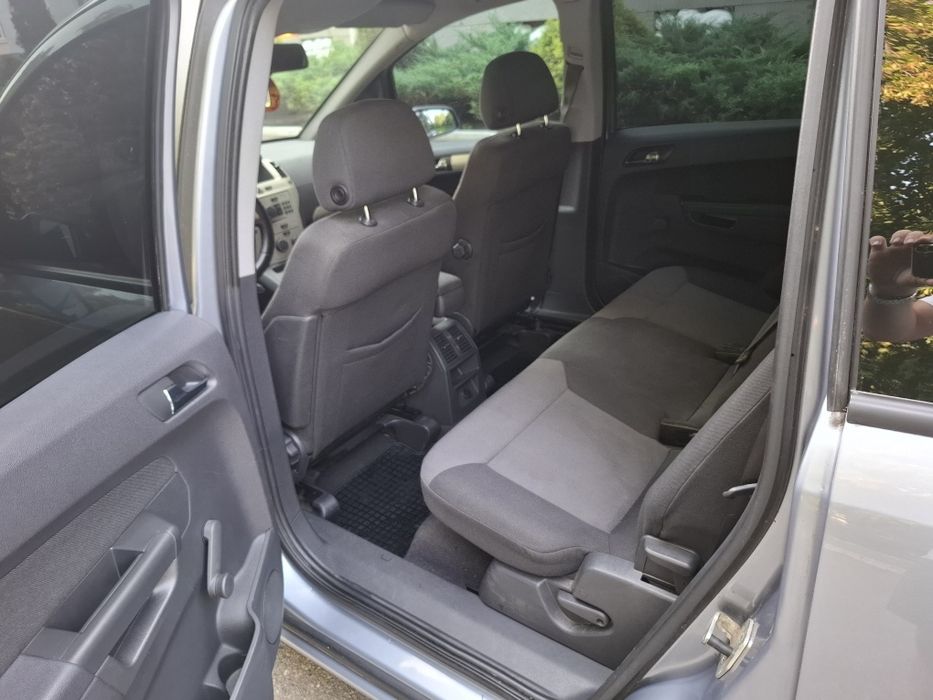 Opel Zafira в рідній фарбі, 7 місна