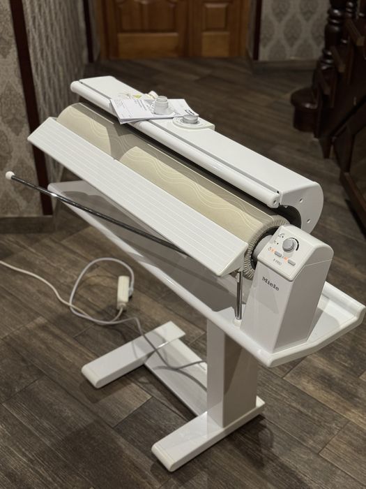 прасувальний каток Miele B995D – професійна якість прасування