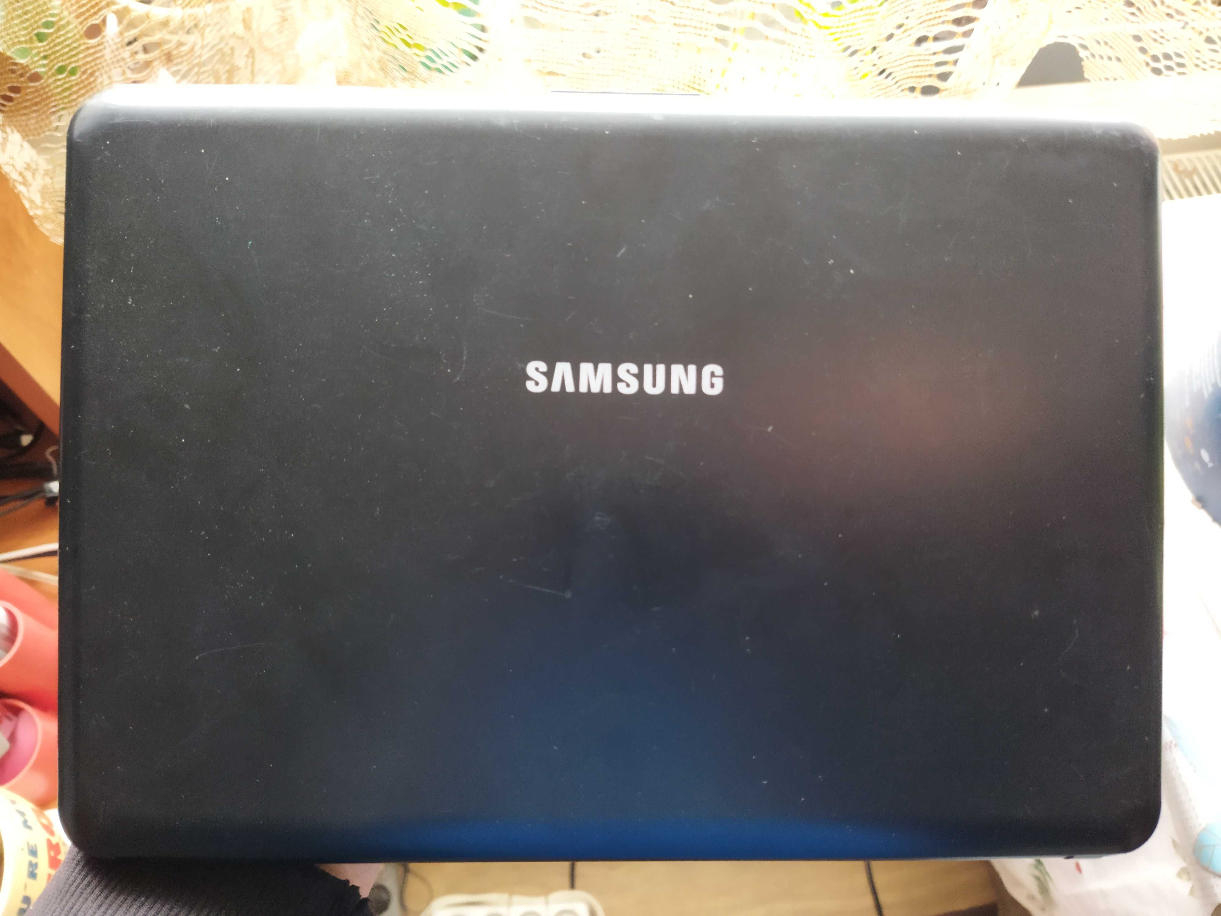 Нетбук Samsung NP-N130