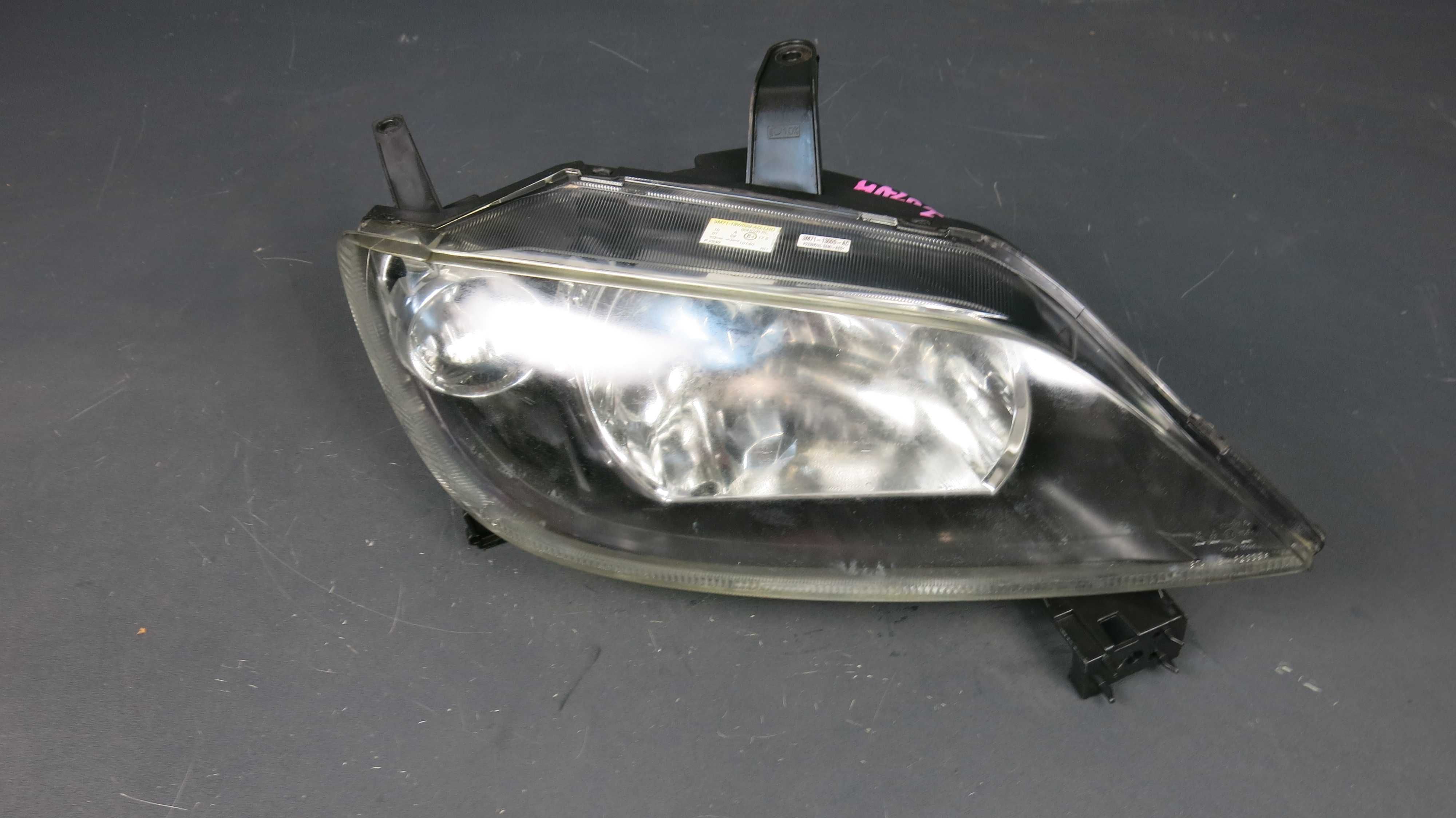 Mazda 2 lampa reflektor przedni przód prawy Europa