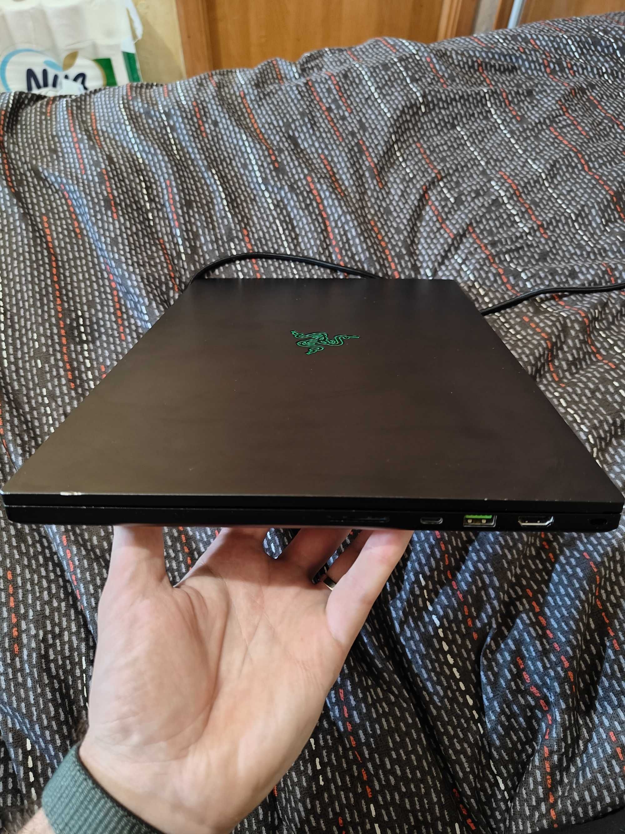 Razer Blade 17/RTX 3070ti/i9-12900h/16gb/1tb