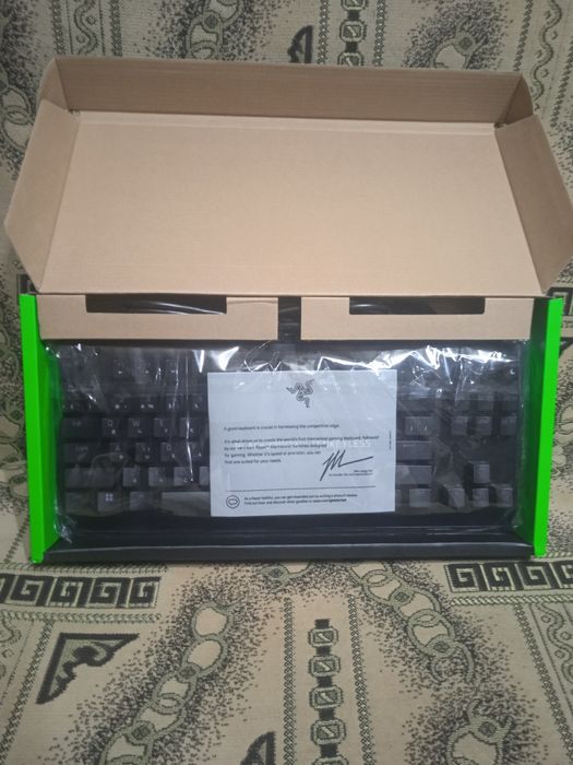 Дротова клавиатура REZER BLACK WIDOW v3 TEN KEYLESS. Нова