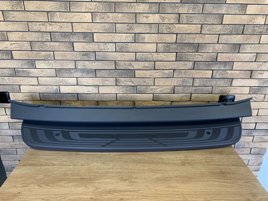 Задній бампер ступенька Mercedes Sprinter 907